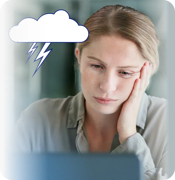 Уставшая женщина с изображением грозовой тучи — иллюстрация воздействия стресса на тело и разум. Поддержка Магне Б6.
